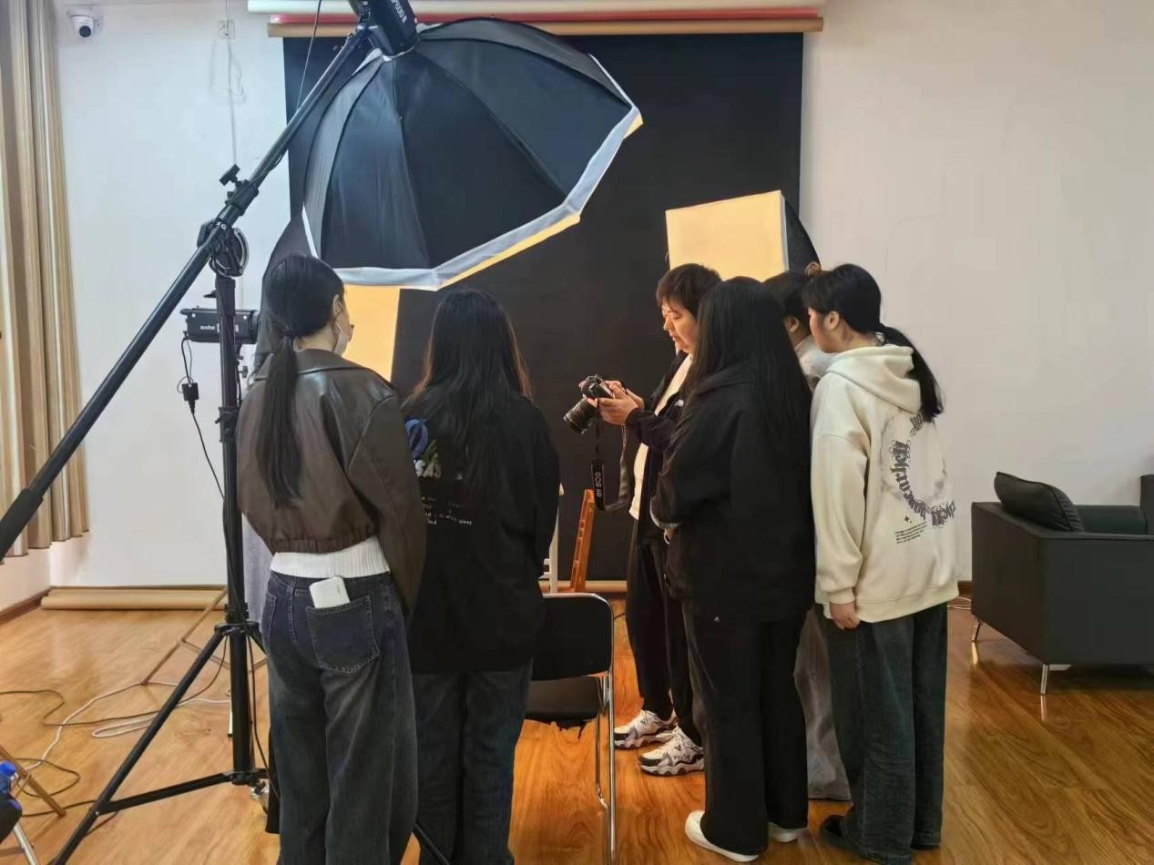 学生参加技能大赛